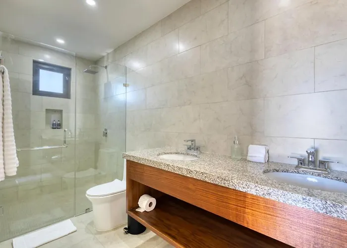 New 3 Bd With Pool And Gym *
