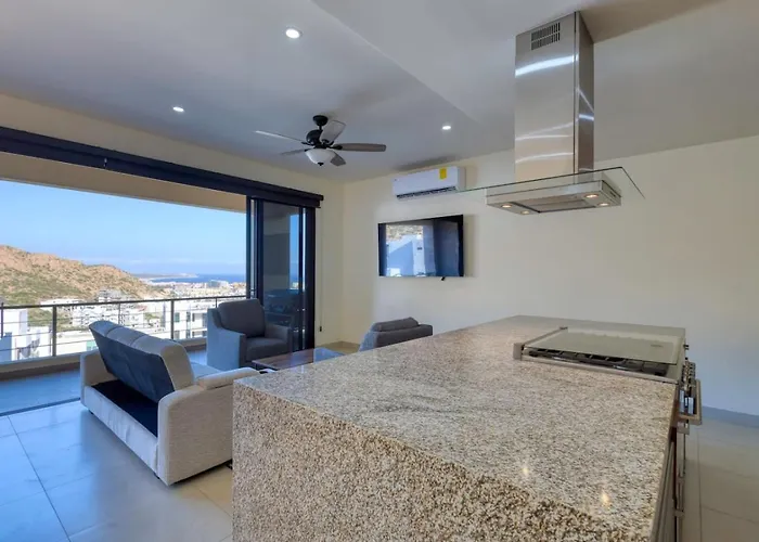 New 3 Bd With Pool And Gym Apartment *