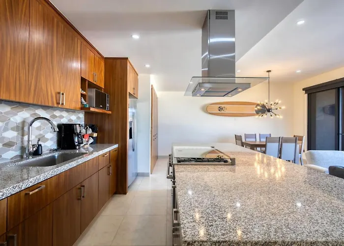 Apartment New 3 Bd With Pool And Gym *