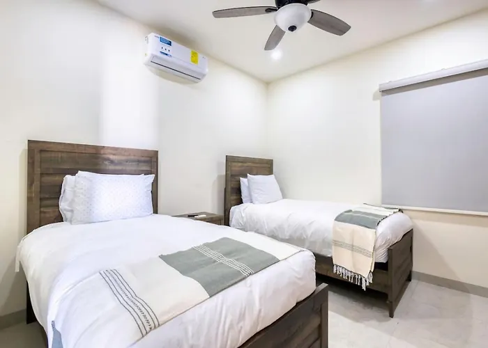 New 3 Bd With Pool And Gym Apartment *